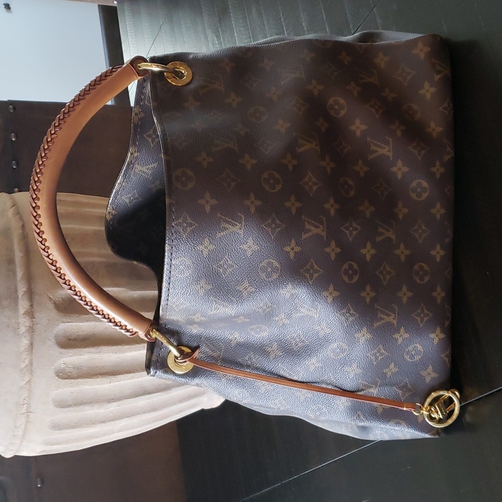 Louis Vuitton Artsy MM Monogram bag 😍